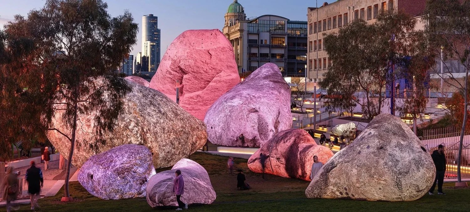 Iwagumi Air Scape Creates a Mountainous Ravine in The Middle of